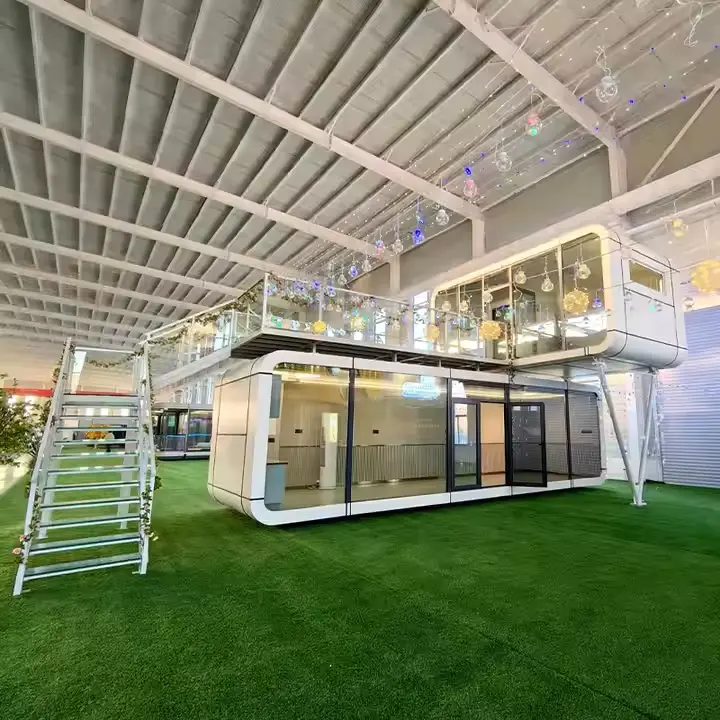 Cabină Apple de 20 de metri